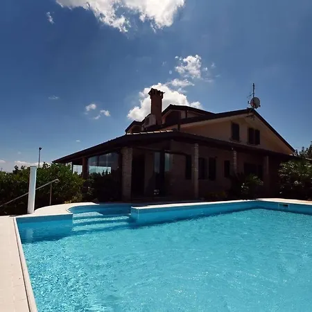 Con Piscina Vicino A Matera * Miglionico