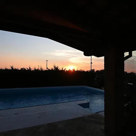 Con Piscina Vicino A Matera *